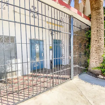 Apartment In Near Bajondillo